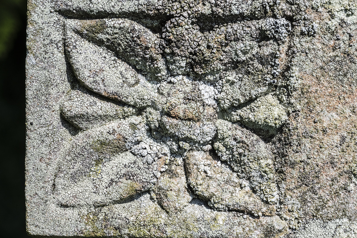 Grave headstone